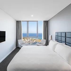 Meriton Southport Отель